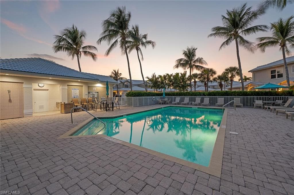 4690 Hawks Nest Way E102, Naples, FL 34114-2