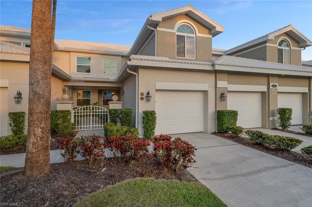4690 Hawks Nest Way E102, Naples, FL 34114-3