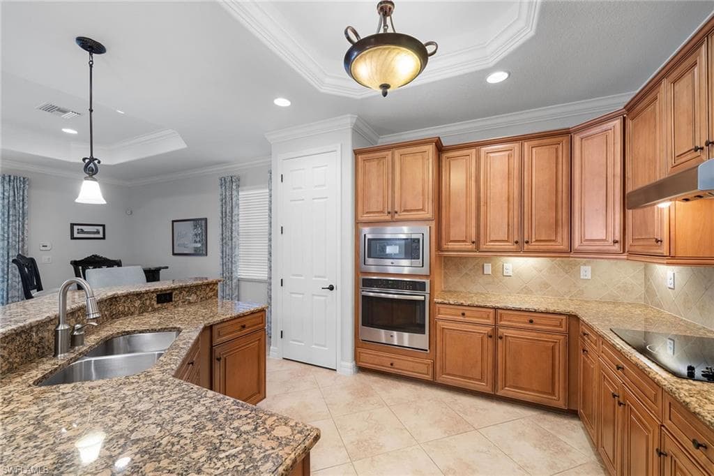 12614 Fenhurst Way, Naples, FL 34120-11