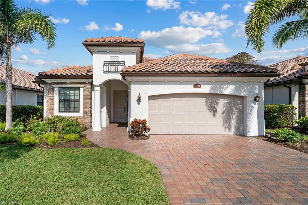 12614 Fenhurst Way, Naples, FL 34120-1
