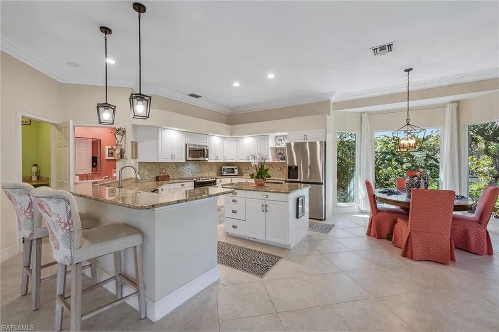 360 Gumbo Limbo Ln, Marco Island, FL 34145-8