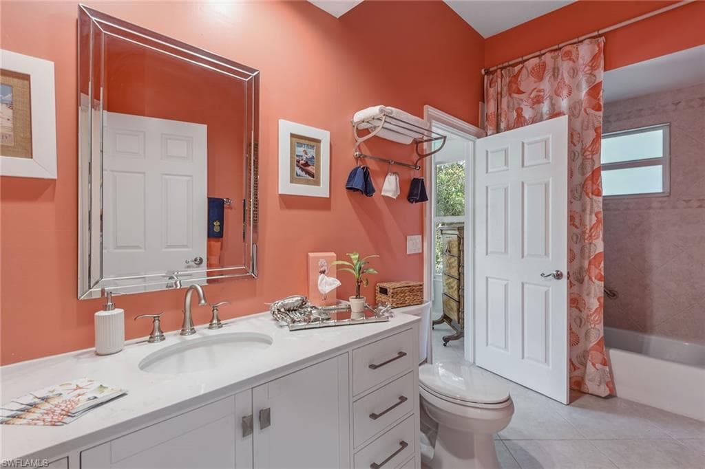 360 Gumbo Limbo Ln, Marco Island, FL 34145-17