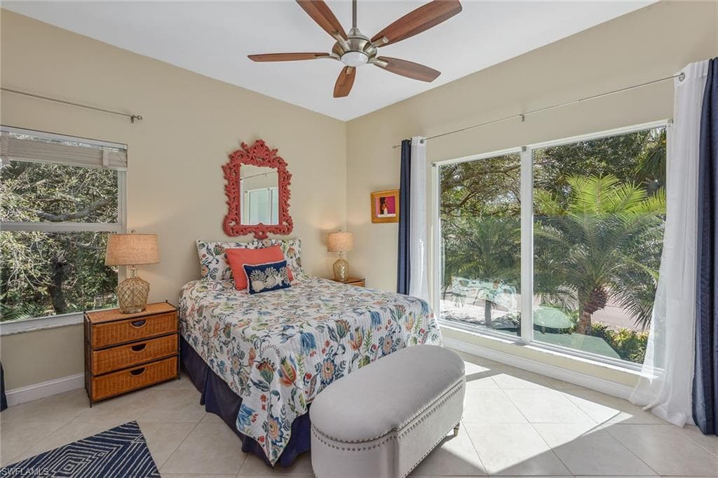 360 Gumbo Limbo Ln, Marco Island, FL 34145-18