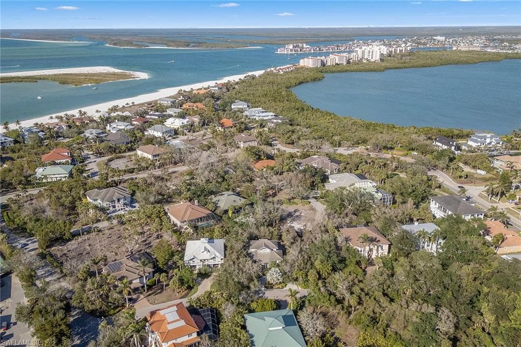 360 Gumbo Limbo Ln, Marco Island, FL 34145-43