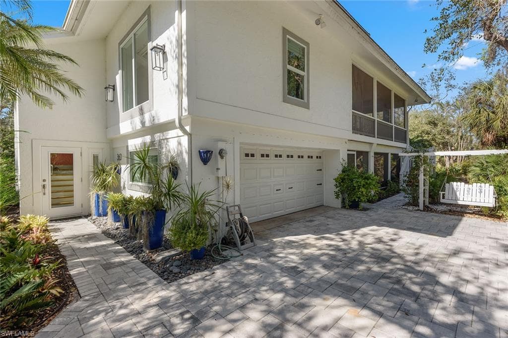 360 Gumbo Limbo Ln, Marco Island, FL 34145-46