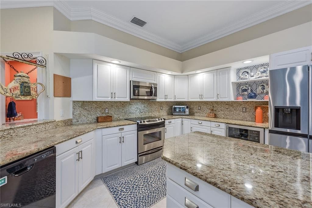 360 Gumbo Limbo Ln, Marco Island, FL 34145-6