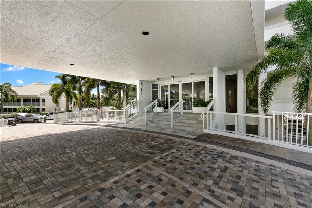 6361 Pelican Bay Blvd 201, Naples, FL 34108-34