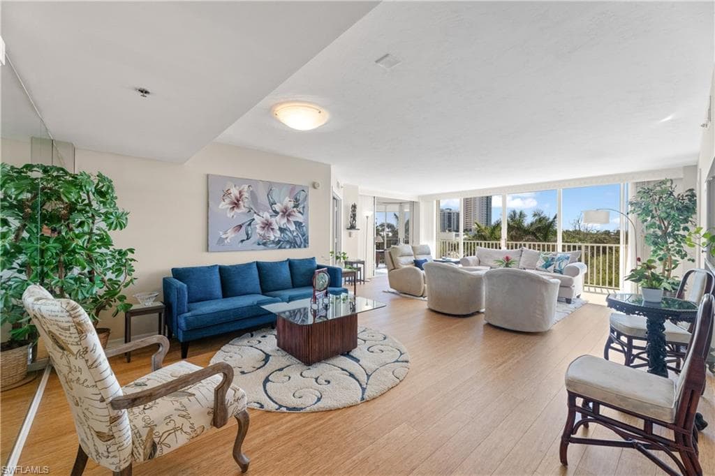 6361 Pelican Bay Blvd 201, Naples, FL 34108-4