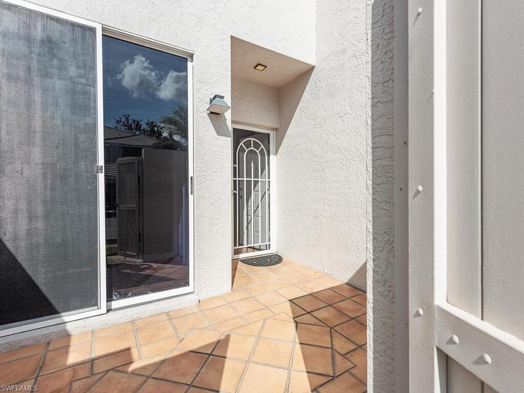 3785 Fieldstone Blvd 203, Naples, FL 34109-3