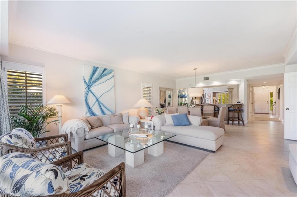 496 Edgemere Way E 102, Naples, FL 34105-12