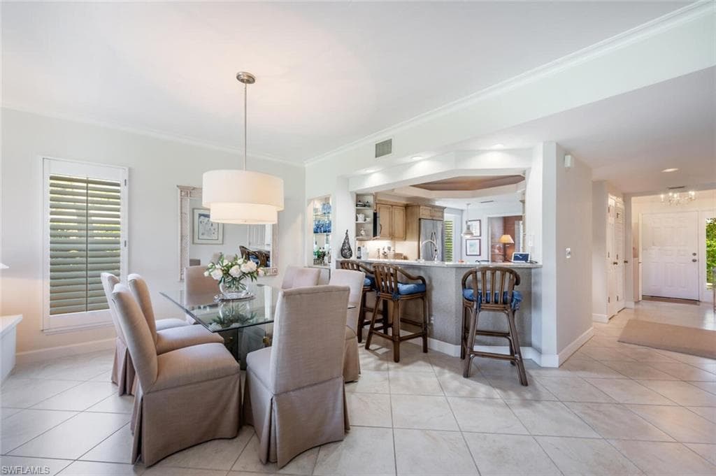 496 Edgemere Way E 102, Naples, FL 34105-13