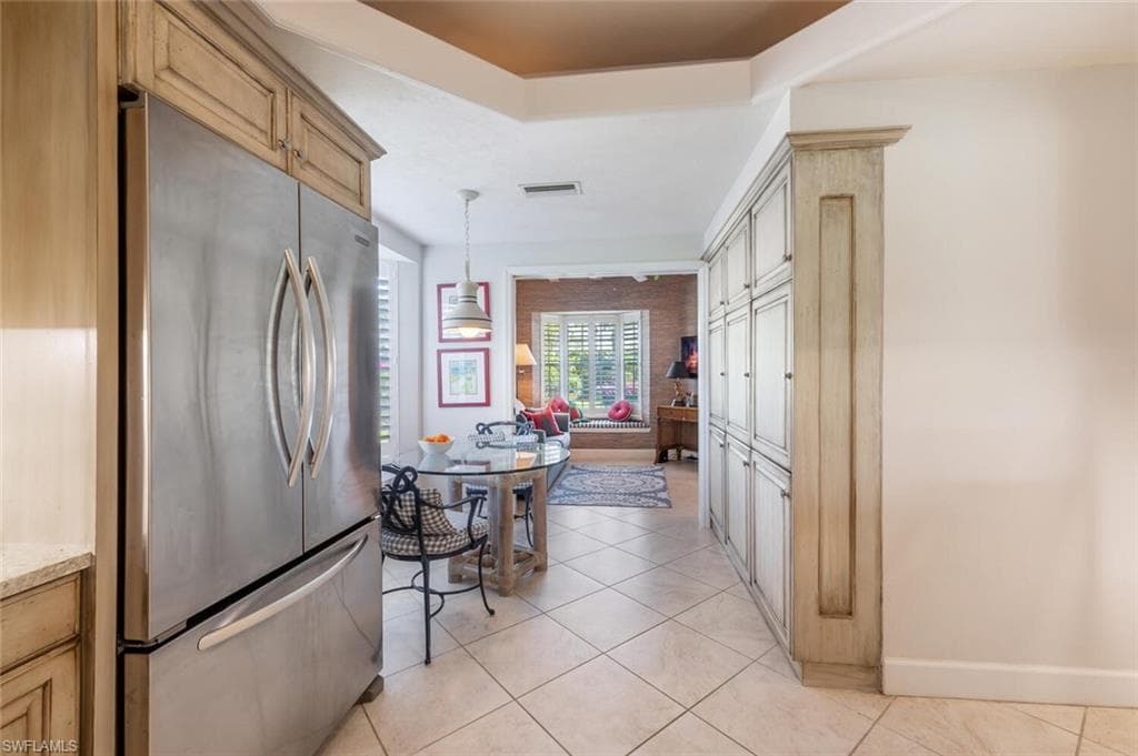496 Edgemere Way E 102, Naples, FL 34105-18