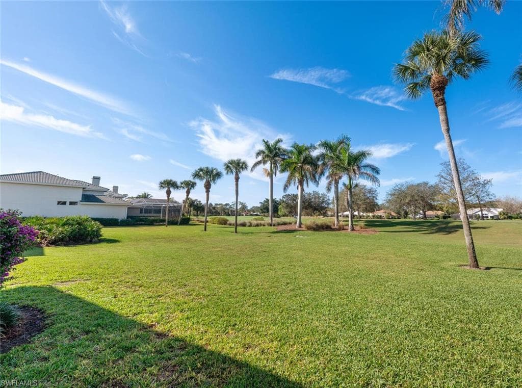 496 Edgemere Way E 102, Naples, FL 34105-37