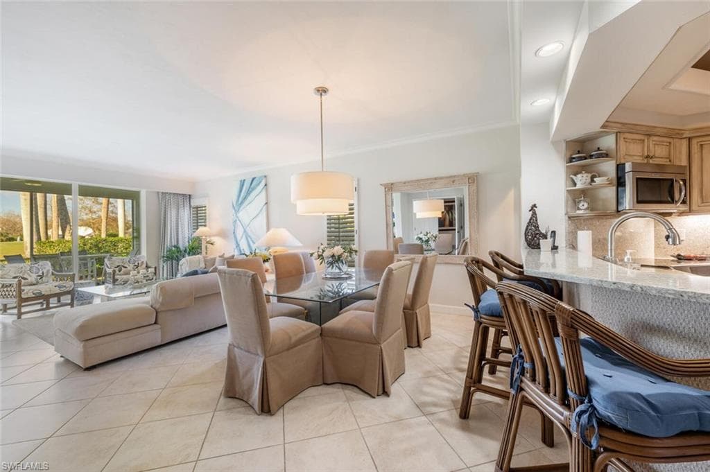 496 Edgemere Way E 102, Naples, FL 34105-7