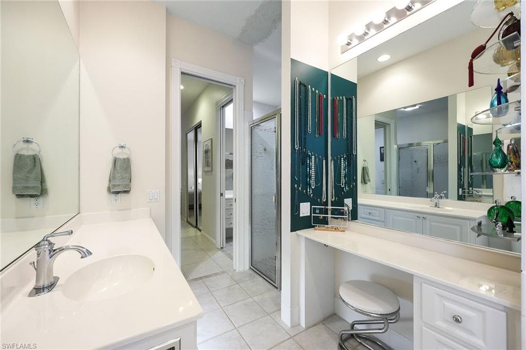 5972 Via Bella Ct, Naples, FL 34109-23