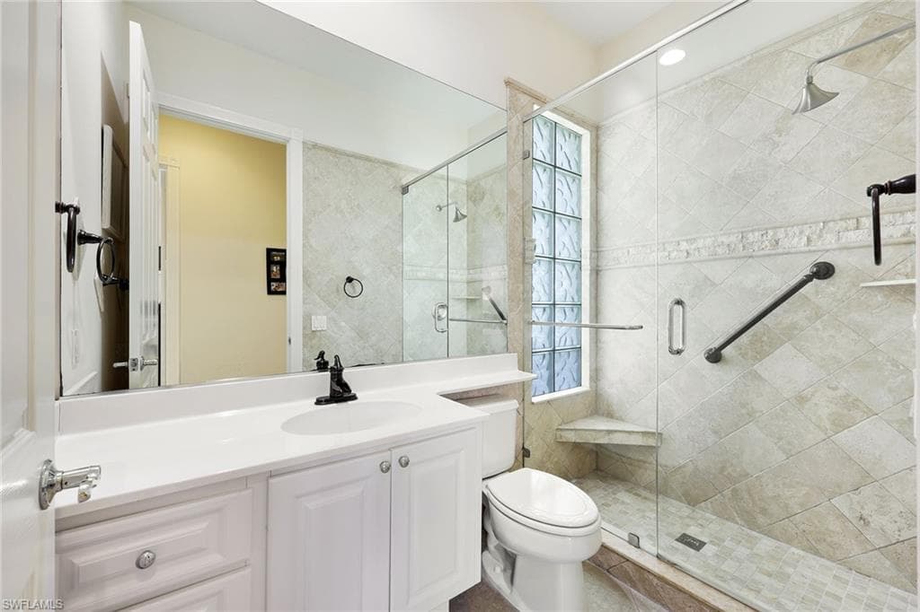 5972 Via Bella Ct, Naples, FL 34109-25