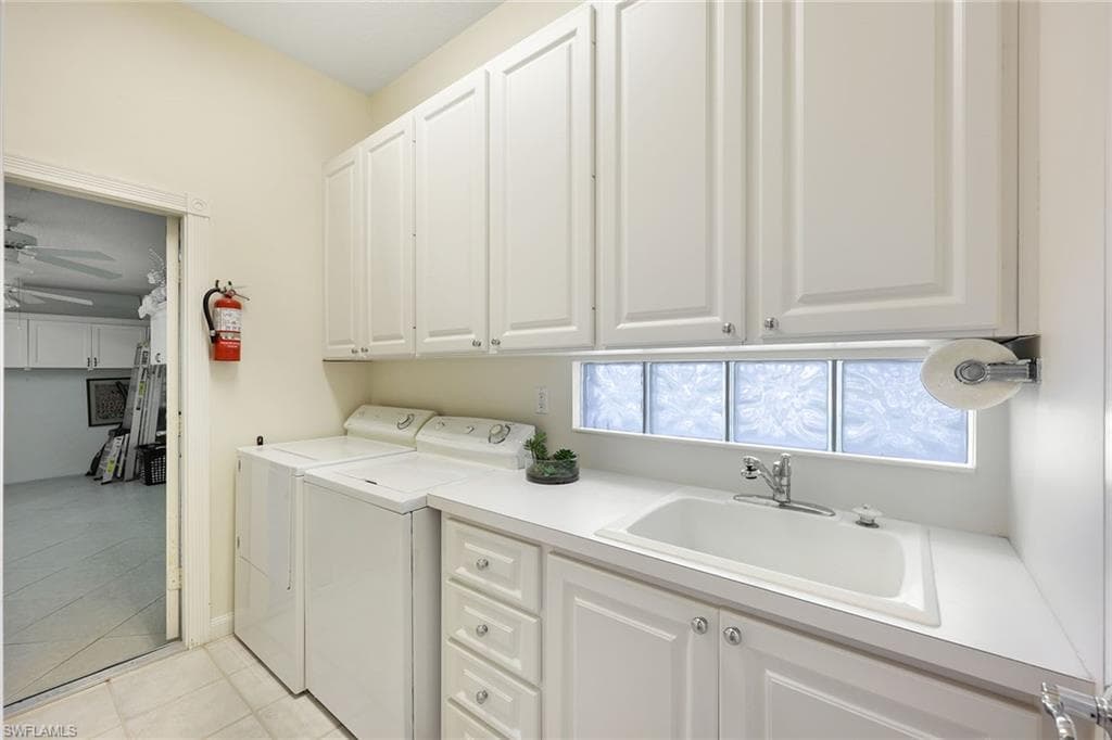 5972 Via Bella Ct, Naples, FL 34109-29