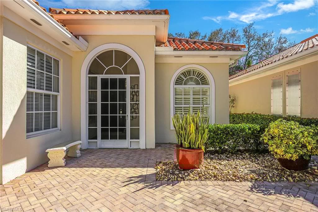 5972 Via Bella Ct, Naples, FL 34109-3
