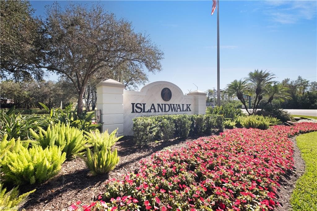 4910 Kingston Way, Naples, FL 34119-17