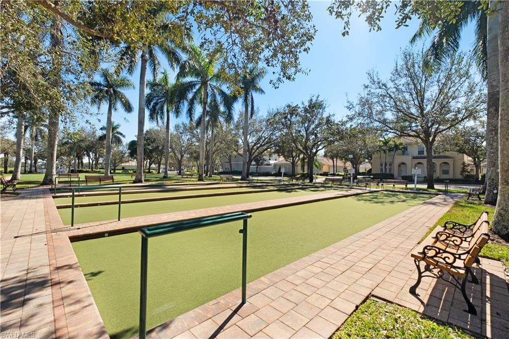 4910 Kingston Way, Naples, FL 34119-29