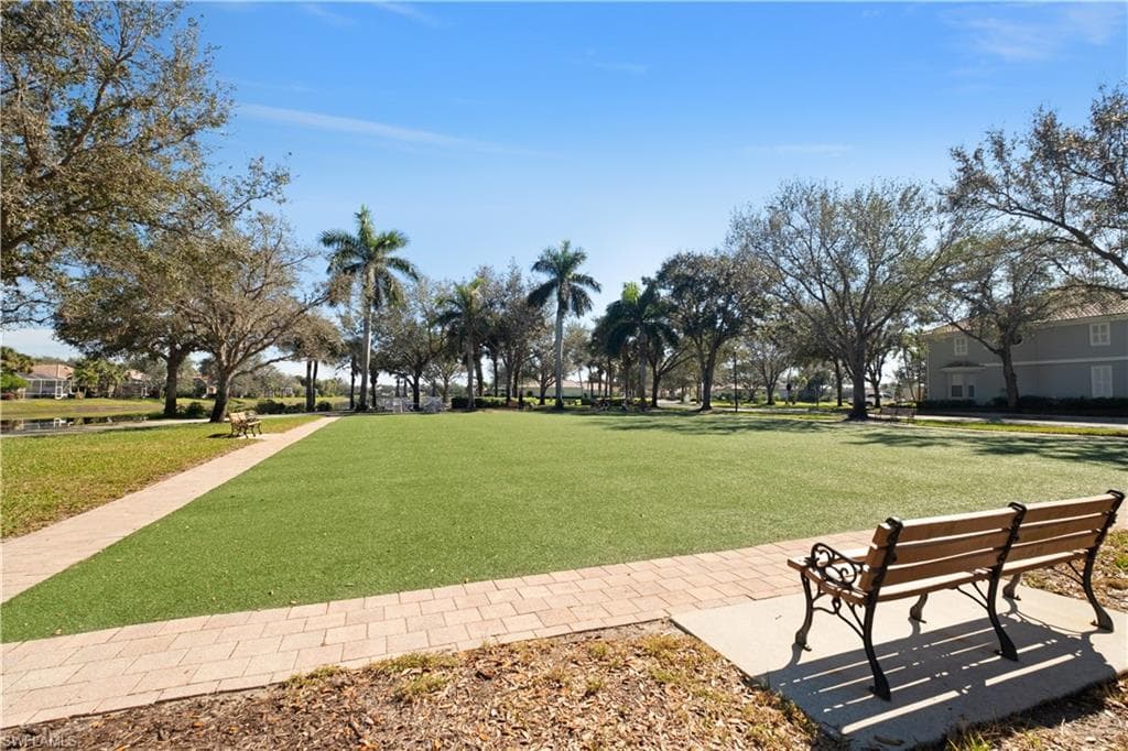 4910 Kingston Way, Naples, FL 34119-30