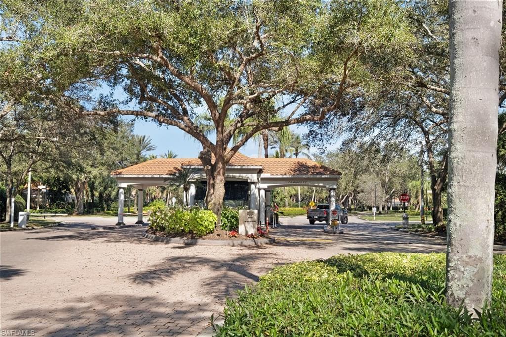 4910 Kingston Way, Naples, FL 34119-31