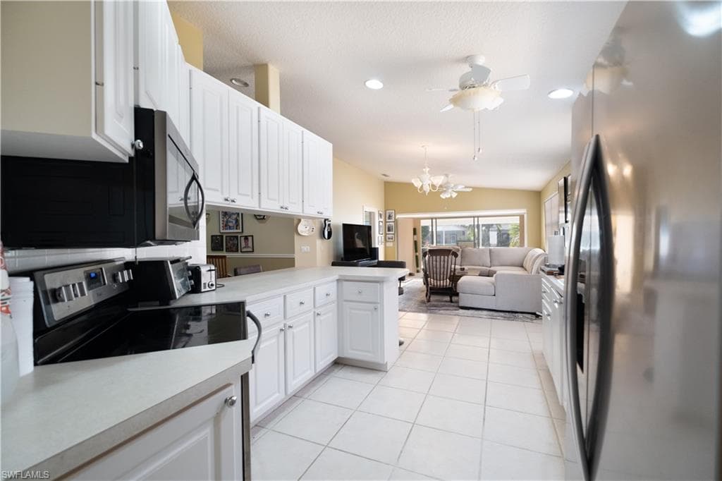 4910 Kingston Way, Naples, FL 34119-3