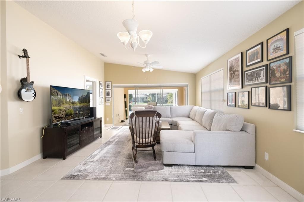 4910 Kingston Way, Naples, FL 34119-4