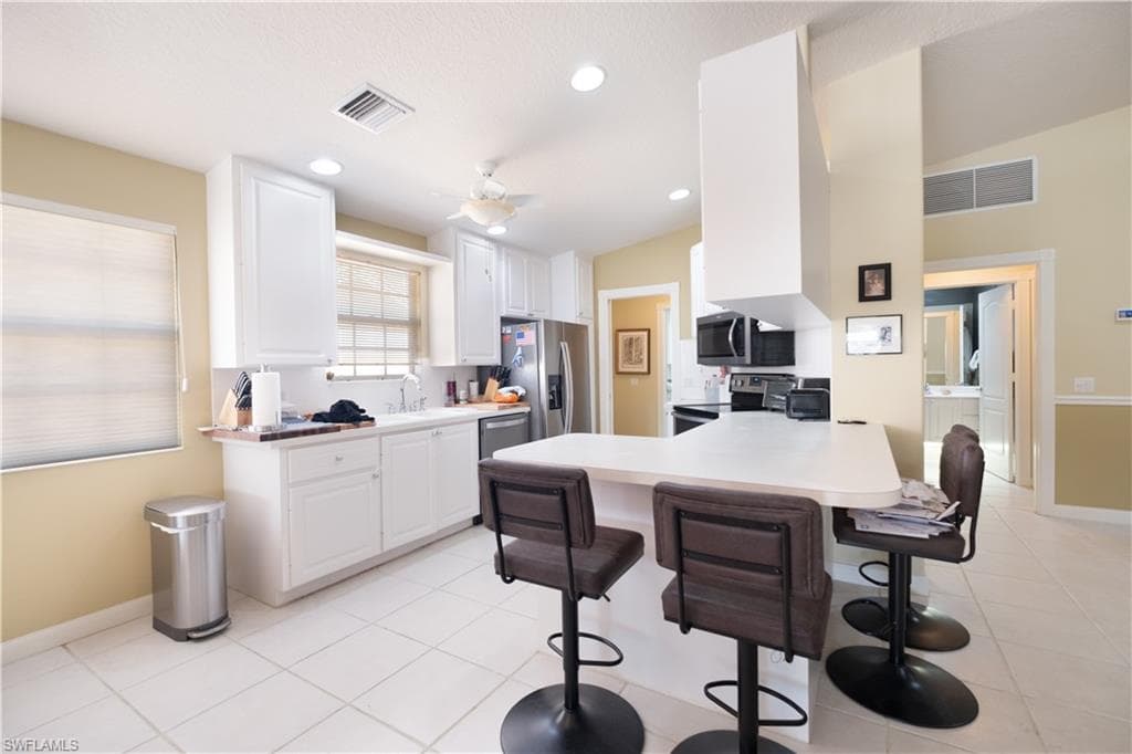 4910 Kingston Way, Naples, FL 34119-5
