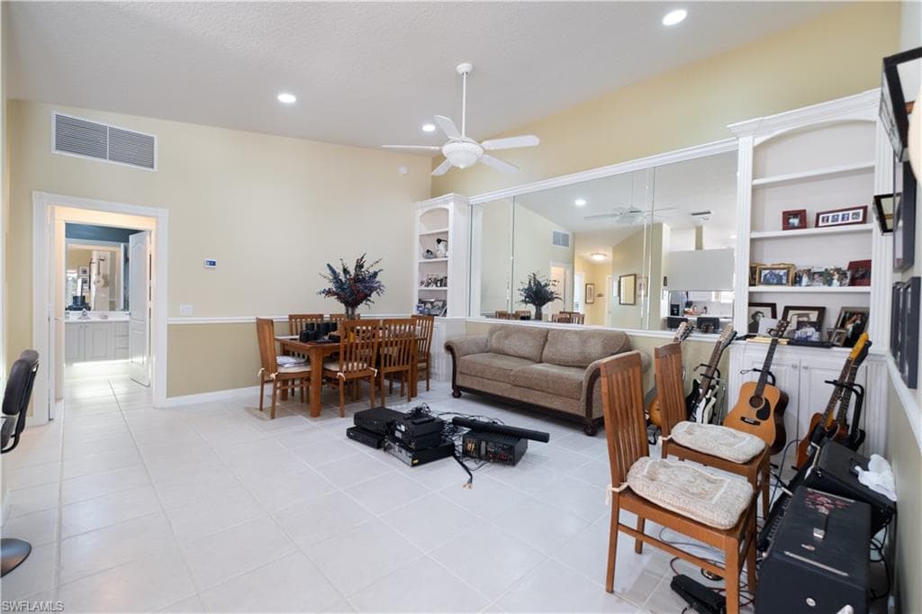 4910 Kingston Way, Naples, FL 34119-6