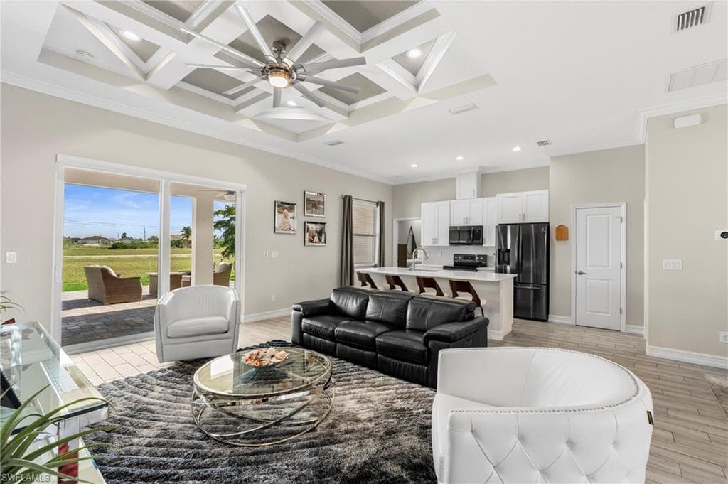 1037 38th Pl, Cape Coral, FL 33993-12