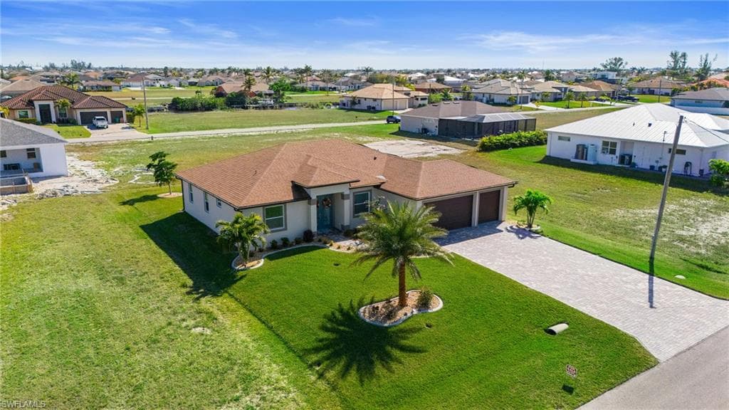 1037 38th Pl, Cape Coral, FL 33993-1