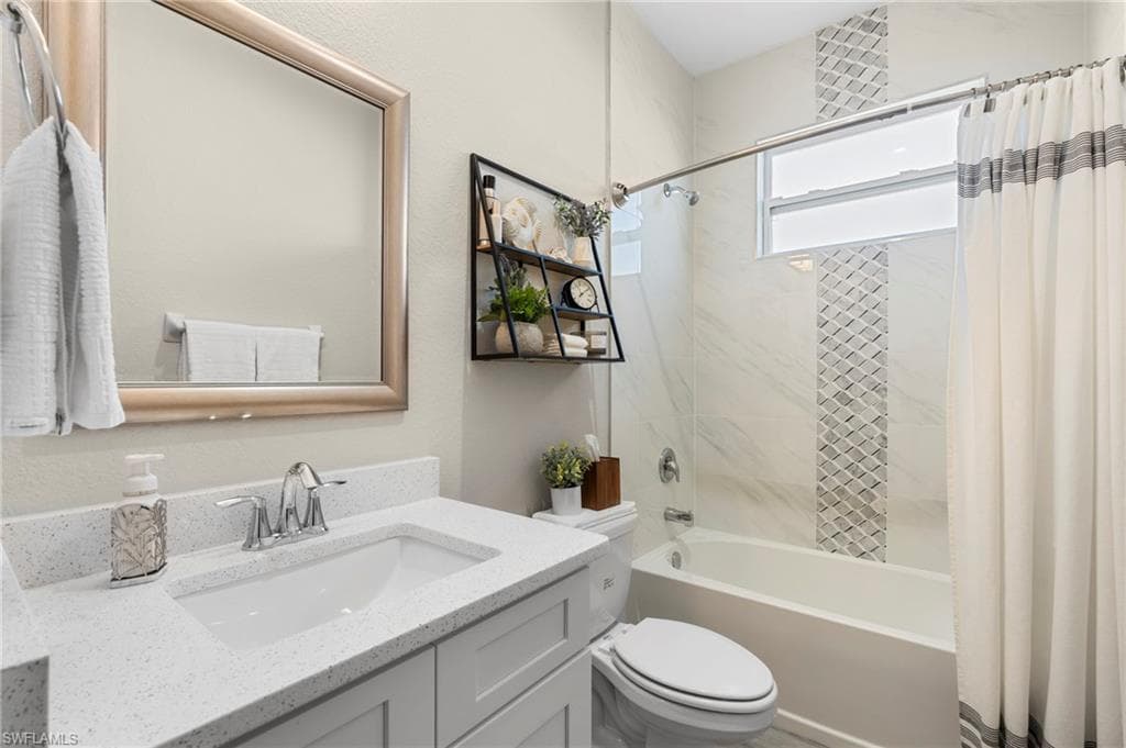 1037 38th Pl, Cape Coral, FL 33993-21