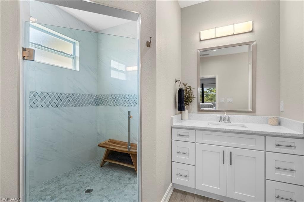 1037 38th Pl, Cape Coral, FL 33993-27