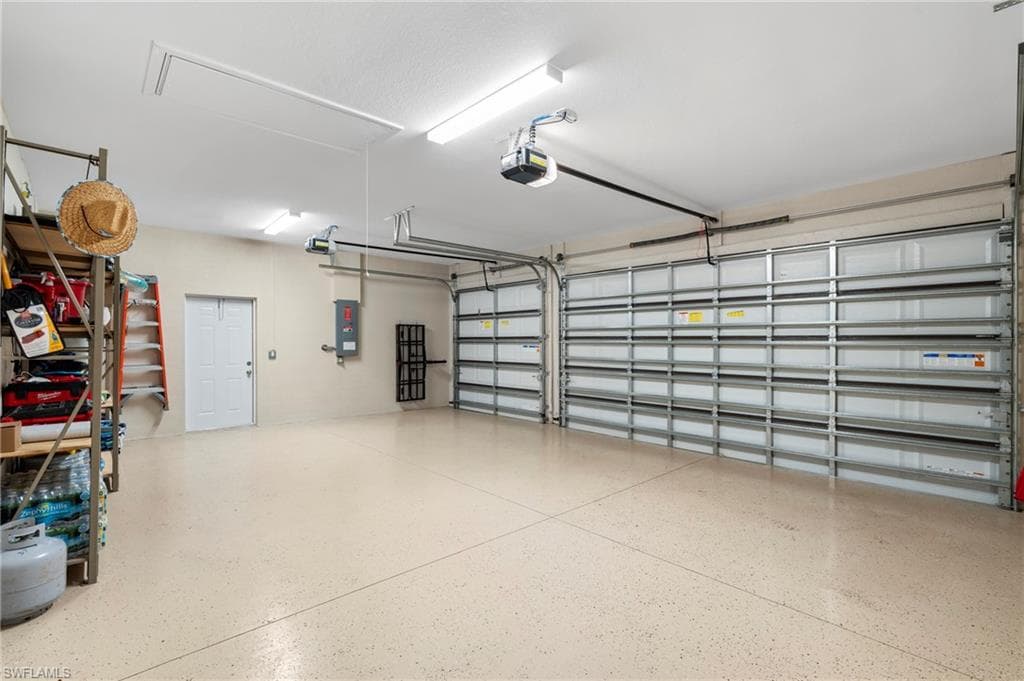 1037 38th Pl, Cape Coral, FL 33993-30