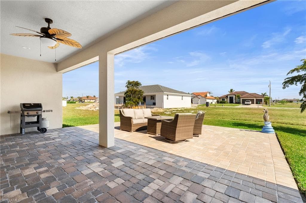 1037 38th Pl, Cape Coral, FL 33993-32
