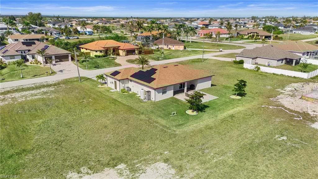 1037 38th Pl, Cape Coral, FL 33993-38