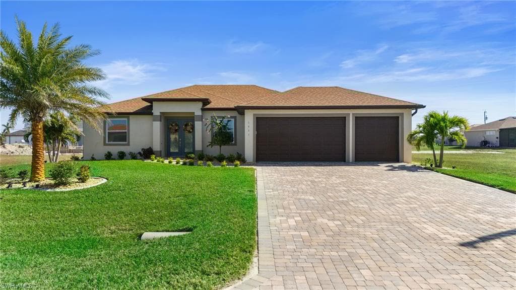 1037 38th Pl, Cape Coral, FL 33993-3