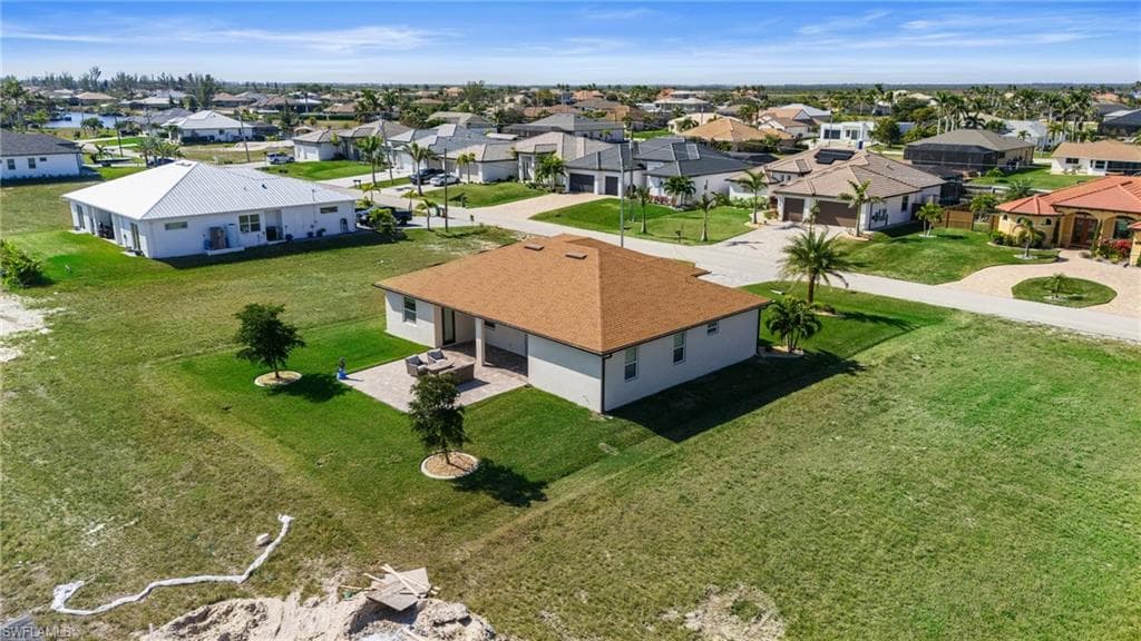 1037 38th Pl, Cape Coral, FL 33993-39
