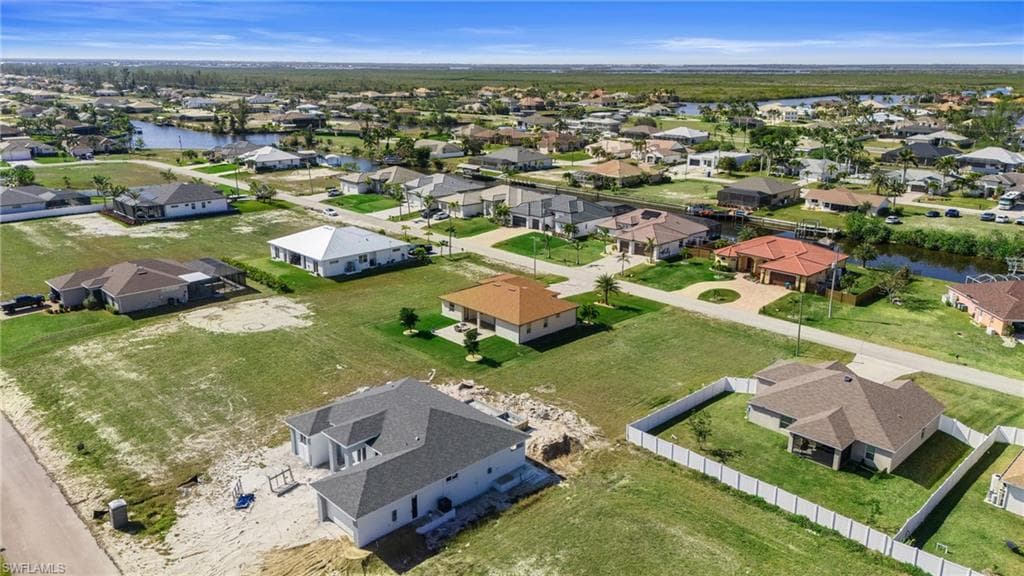 1037 38th Pl, Cape Coral, FL 33993-42