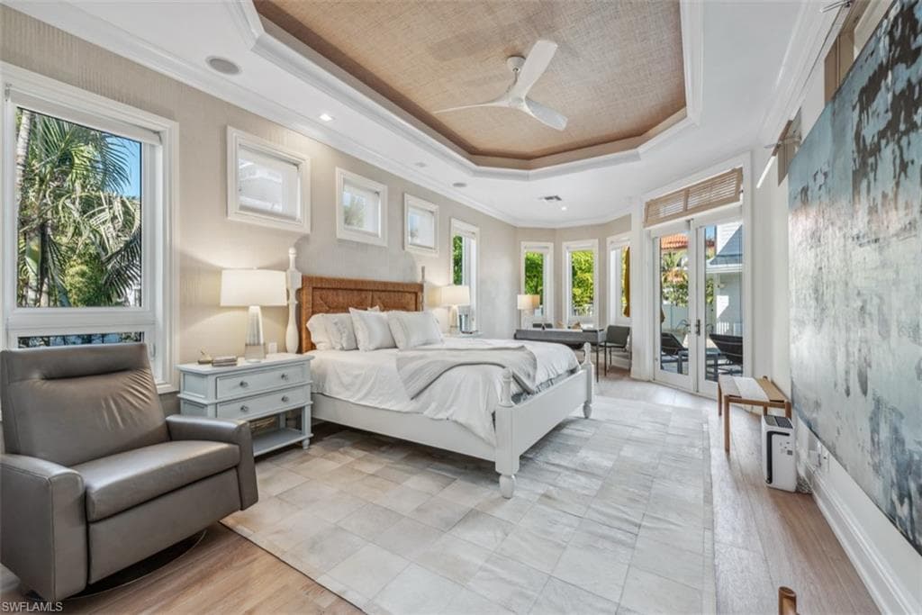 429 14th Ave S, Naples, FL 34102-11