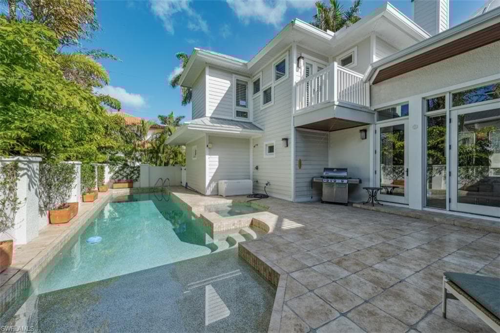 429 14th Ave S, Naples, FL 34102-22