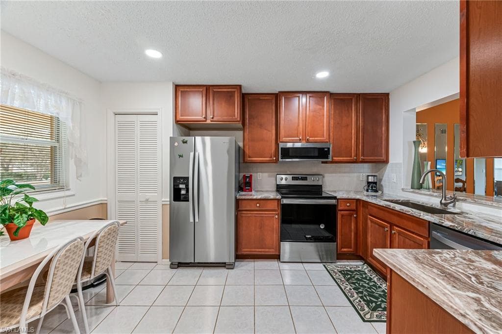 725 Landover Ct 204, Naples, FL 34104-11