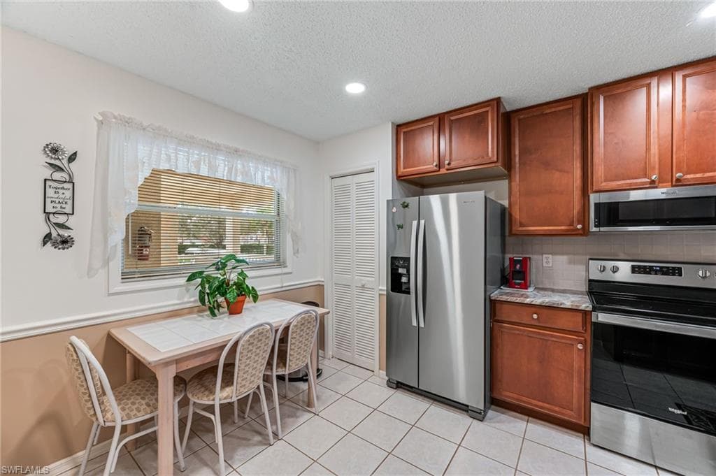 725 Landover Ct 204, Naples, FL 34104-12