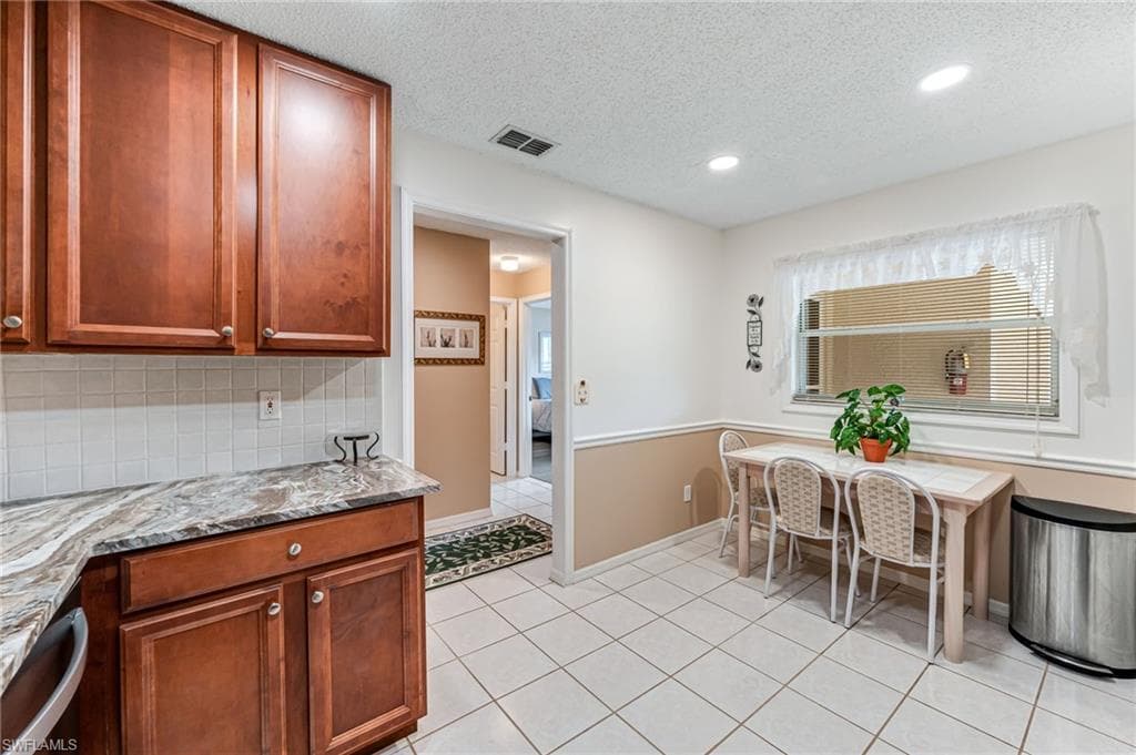725 Landover Ct 204, Naples, FL 34104-15