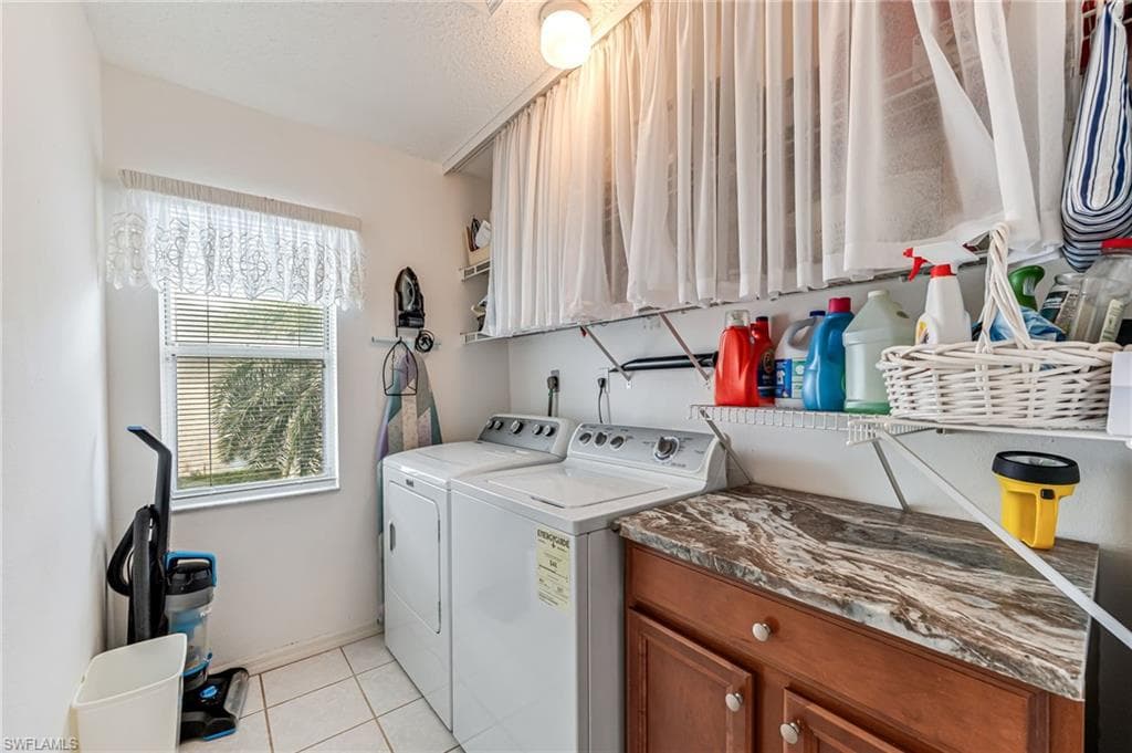 725 Landover Ct 204, Naples, FL 34104-26