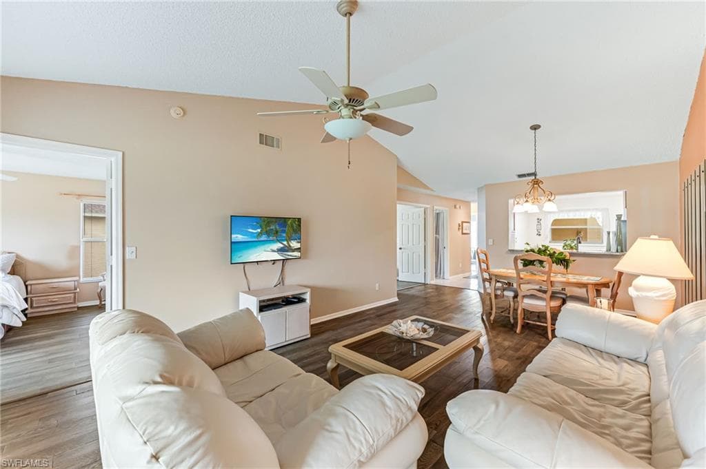 725 Landover Ct 204, Naples, FL 34104-8