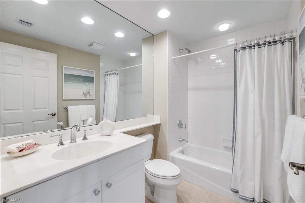 455 Cove Tower Dr 801, Naples, FL 34110-33