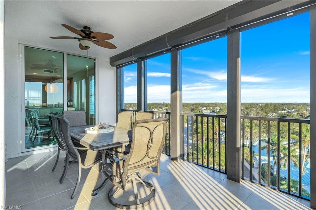 455 Cove Tower Dr 801, Naples, FL 34110-37