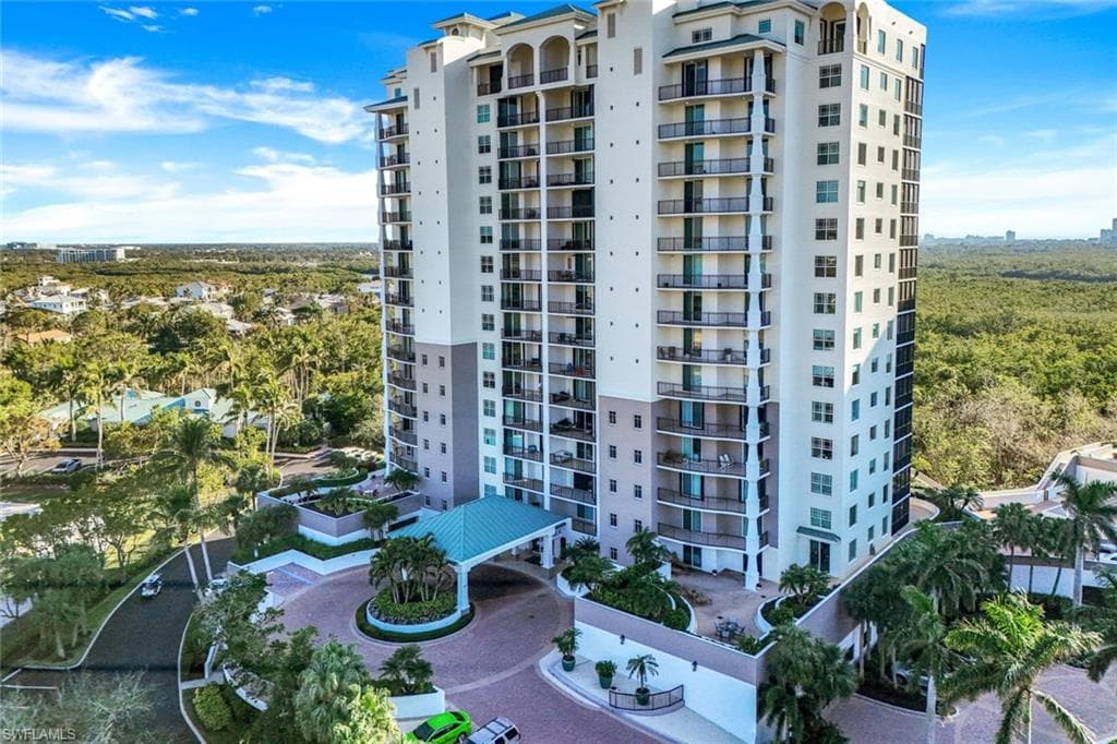 455 Cove Tower Dr 801, Naples, FL 34110-4